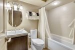 2 Full bathrooms